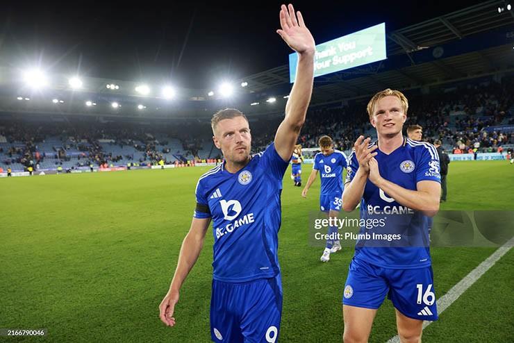 Leicester City Football Club: Hành trình từ đội bóng vô danh đến nhà vô địch Ngoại hạng Anh