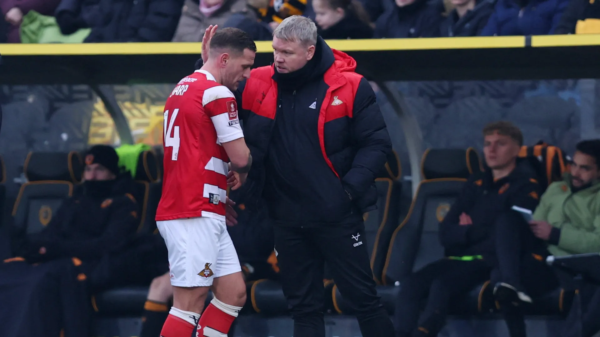 Billy Sharp và HLV Grant McCann tại Doncaster Rovers sau khi thăng hạng