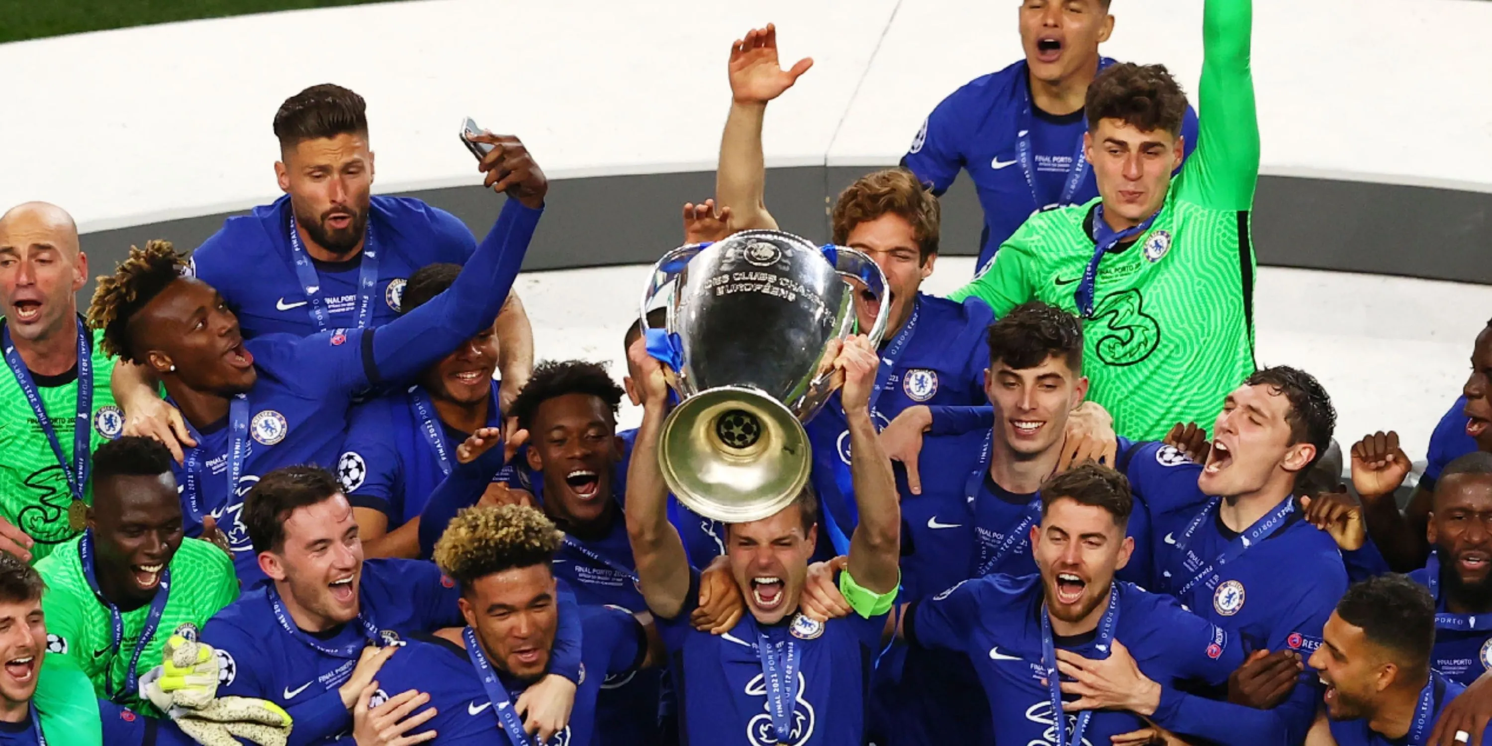 Các cầu thủ Chelsea ăn mừng chức vô địch Champions League năm 2021