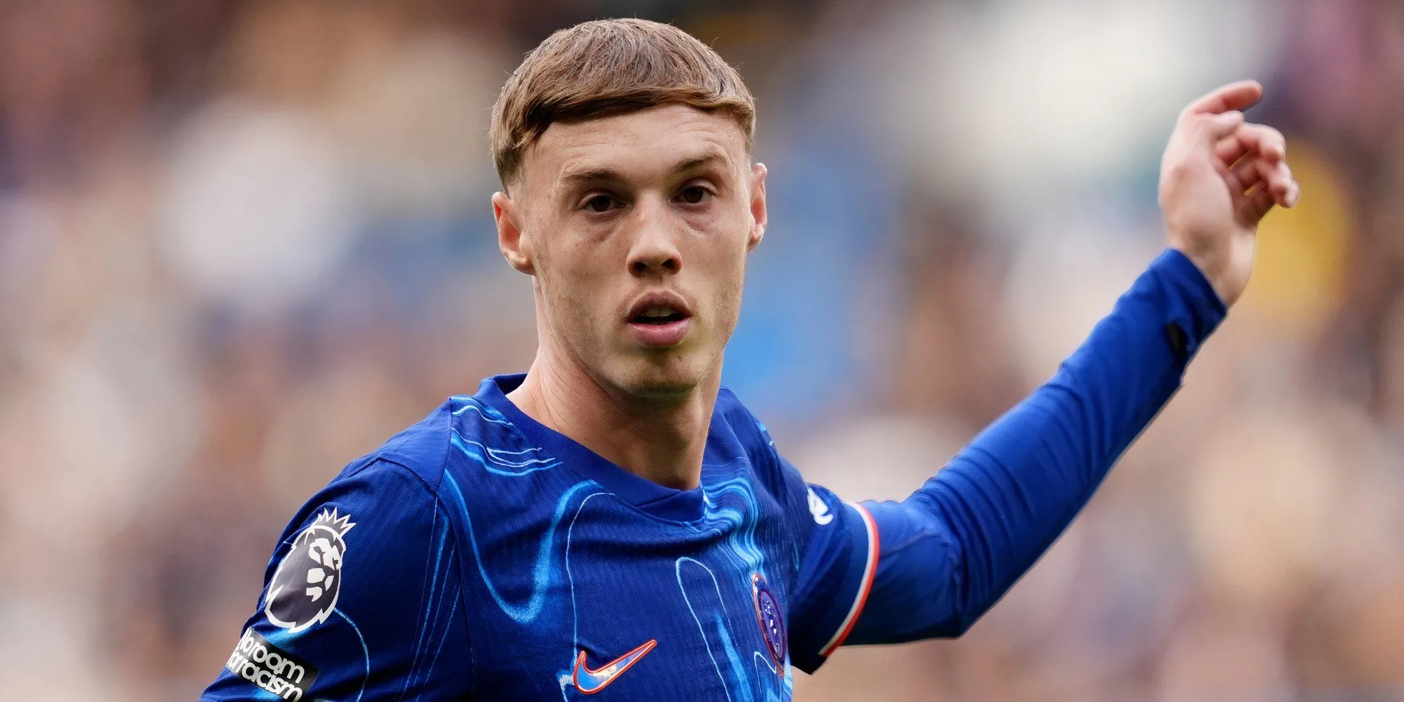 Cole Palmer ăn mừng bàn thắng cho Chelsea trong trận gặp Liverpool