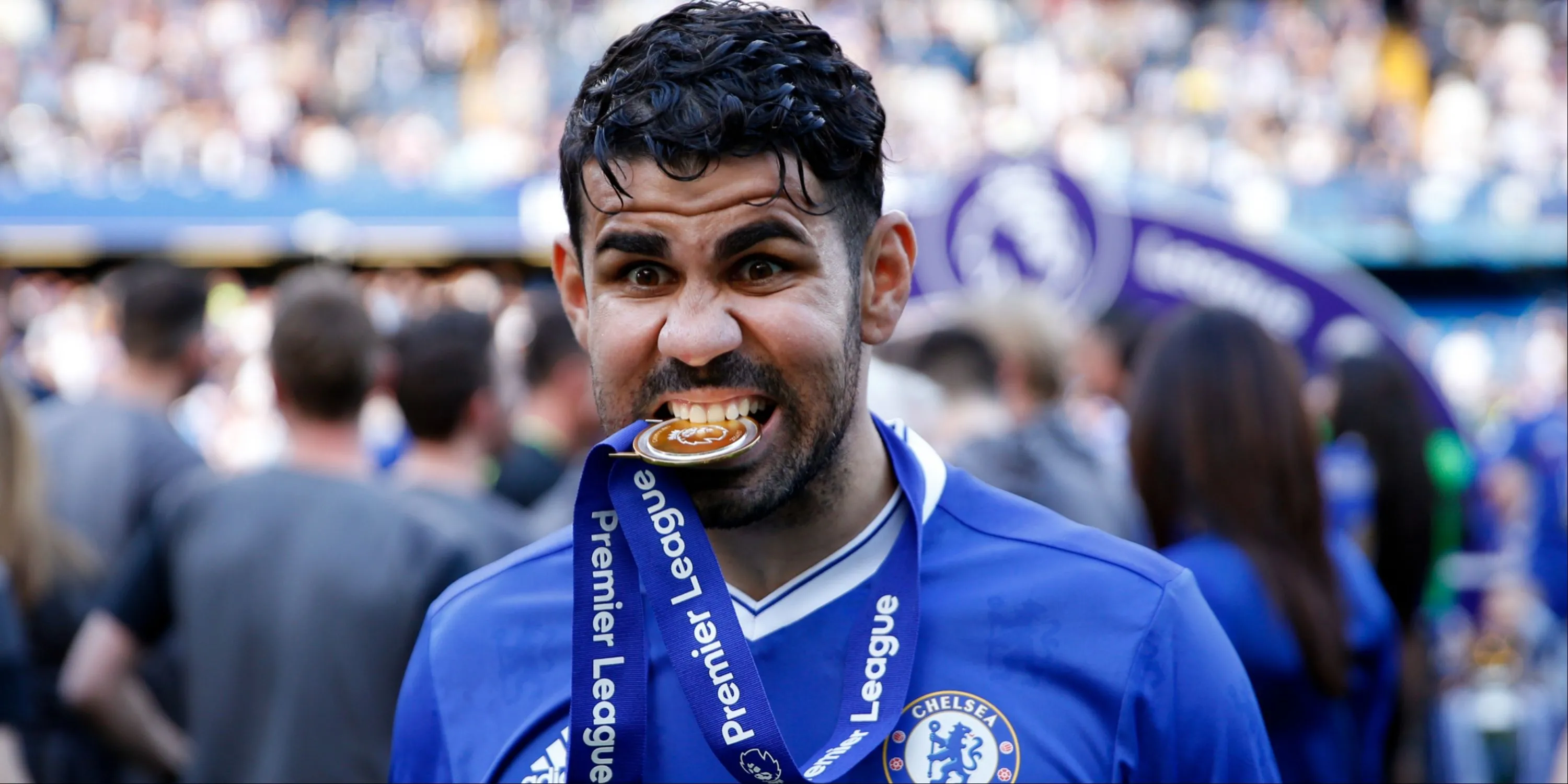 Diego Costa ăn mừng bàn thắng trong màu áo Chelsea