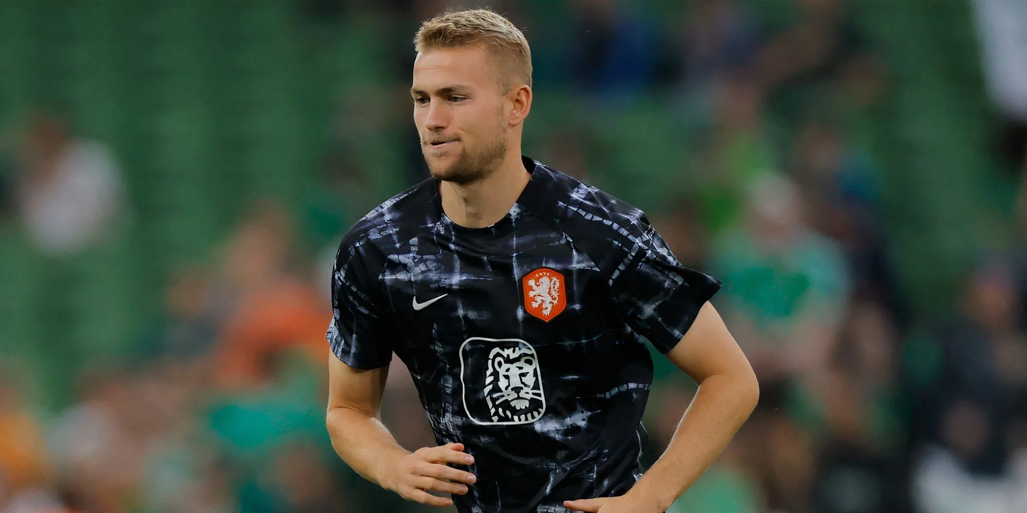 Hậu vệ Matthijs De Ligt của Man Utd tỏ ra đau đớn trong trận đấu