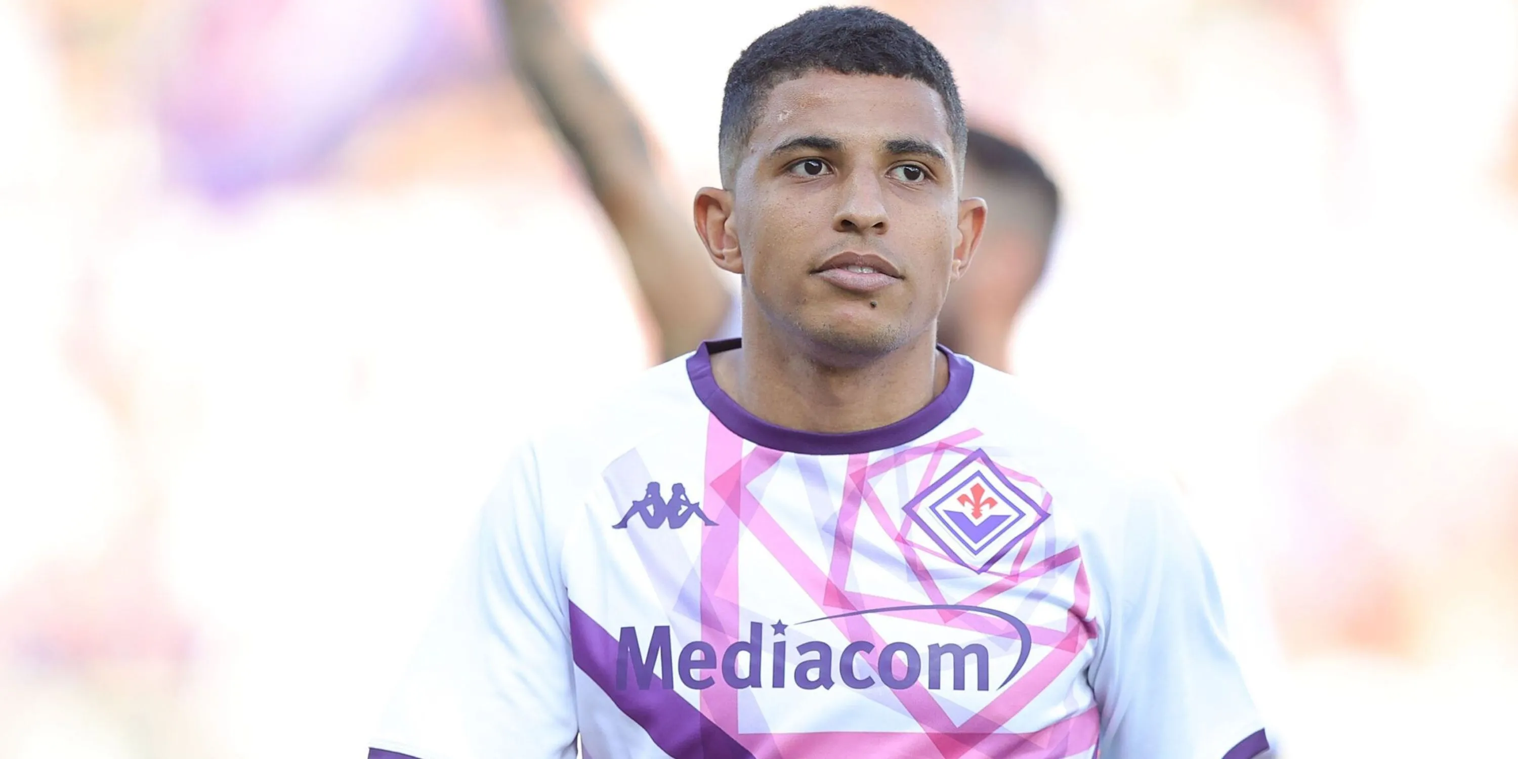 Hậu vệ phải Dodo của Fiorentina, một trong những mục tiêu của Liverpool