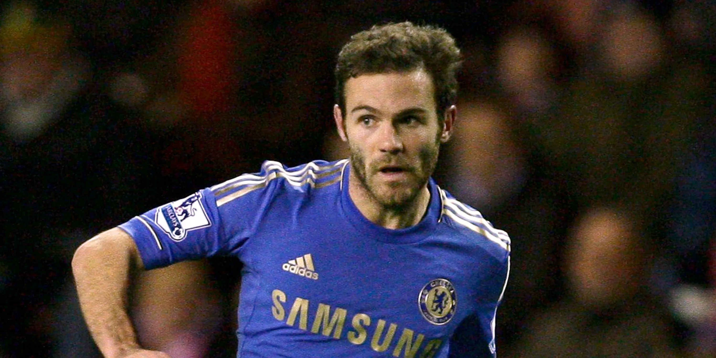 Juan Mata thi đấu cho Chelsea tại Premier League