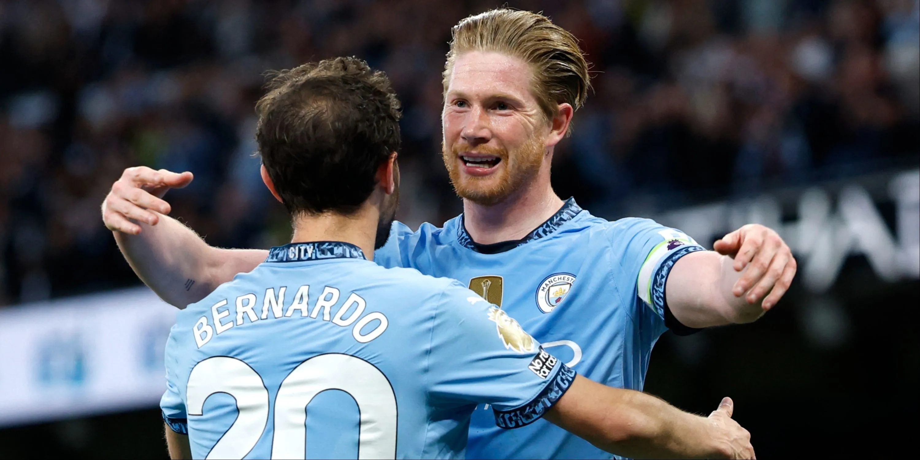 Kevin De Bruyne và Bernardo Silva trong màu áo Man City trước những tin đồn chuyển nhượng