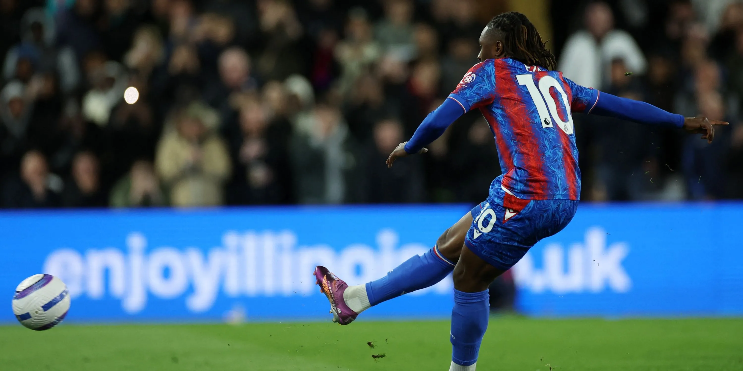Real Betis tái khởi động thương vụ Mateo Joseph từ Leeds United