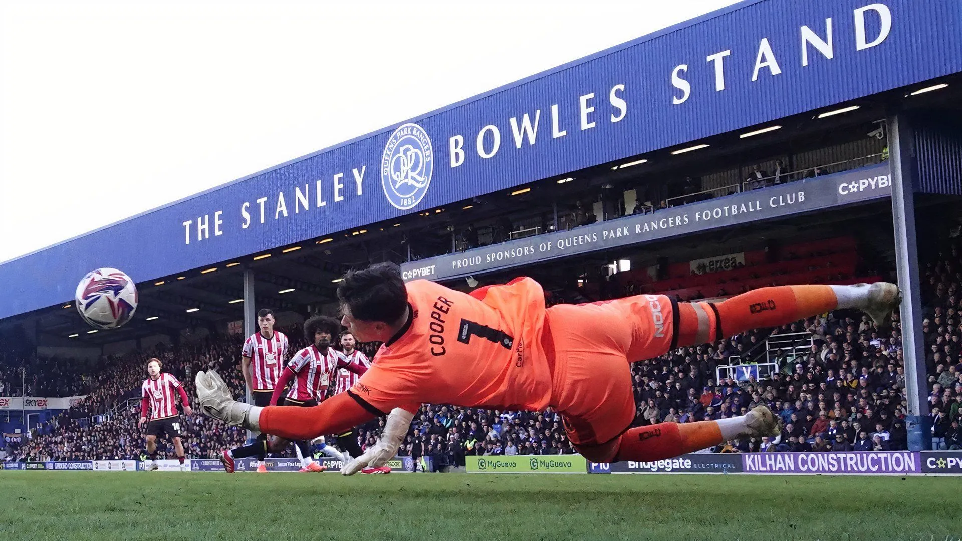Michael Cooper cứu thua cho Sheffield United
