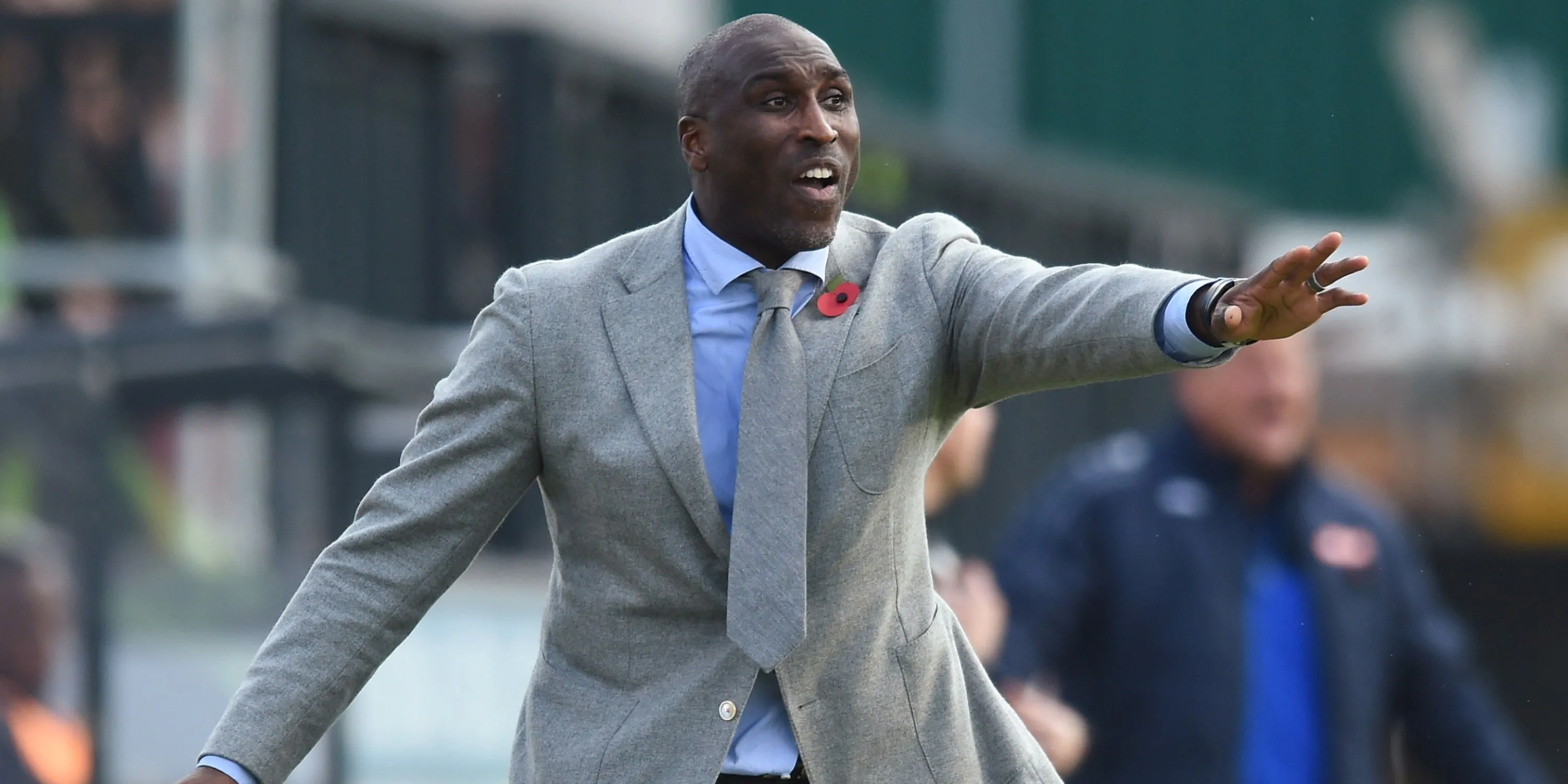 Sol Campbell trên cương vị huấn luyện viên sau khi giải nghệ