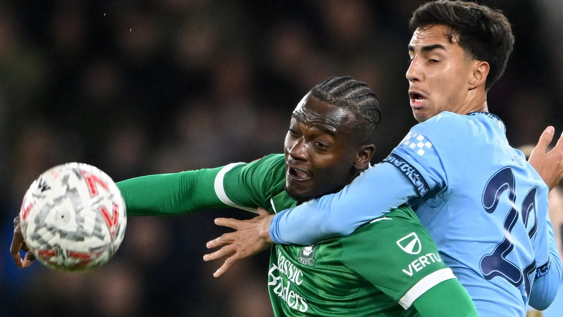 Man City đàm phán Hugo Ekitike: Tái hiện thương vụ Marmoush?
