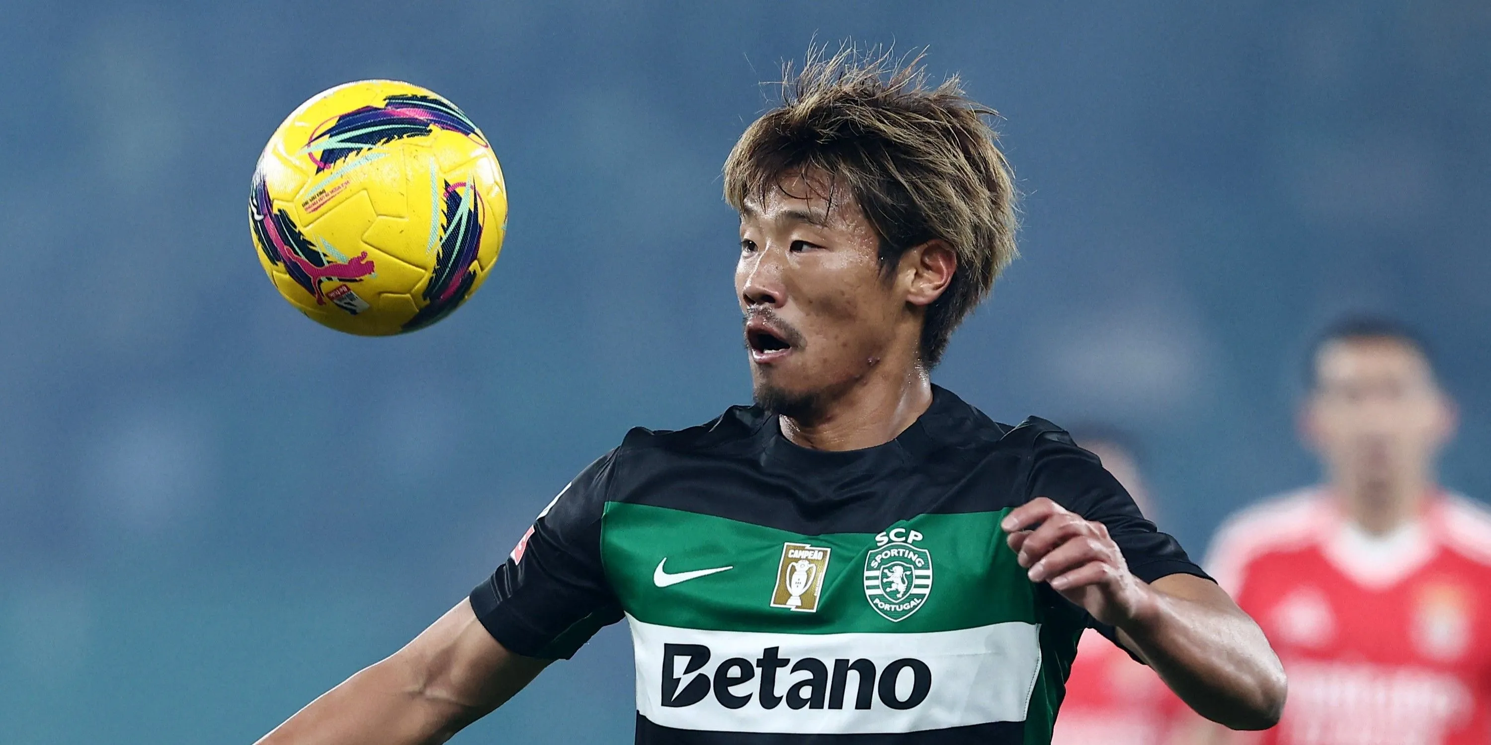 Tiền vệ Hidemasa Morita trong màu áo Sporting CP thi đấu trên sân