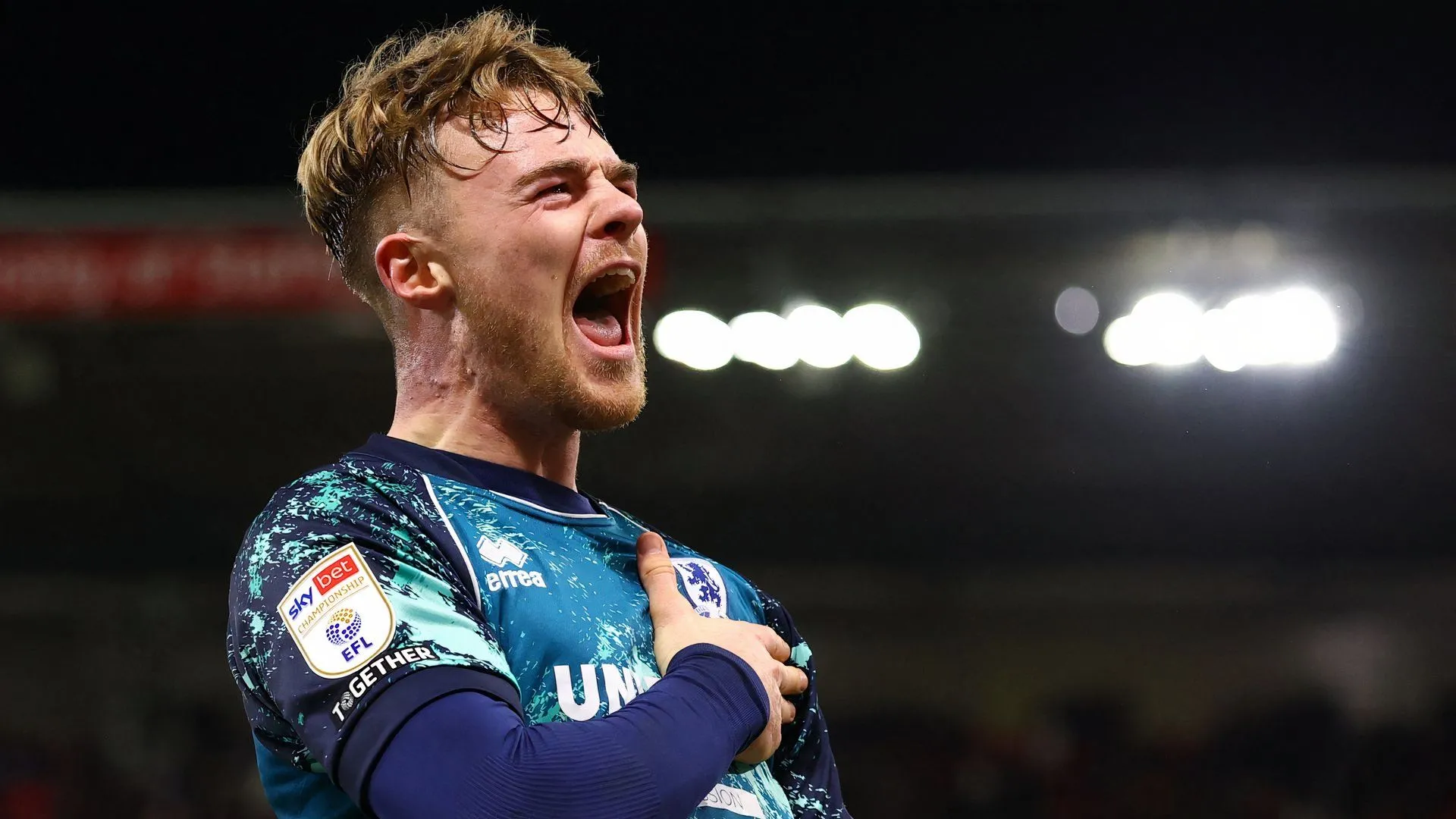 Tommy Conway ăn mừng bàn thắng cho Middlesbrough