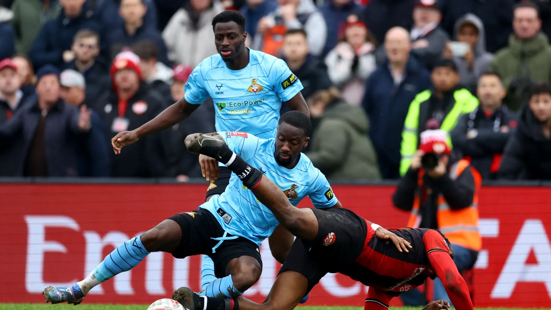 Trung vệ Joseph Olowu của Doncaster Rovers sẽ ra đi