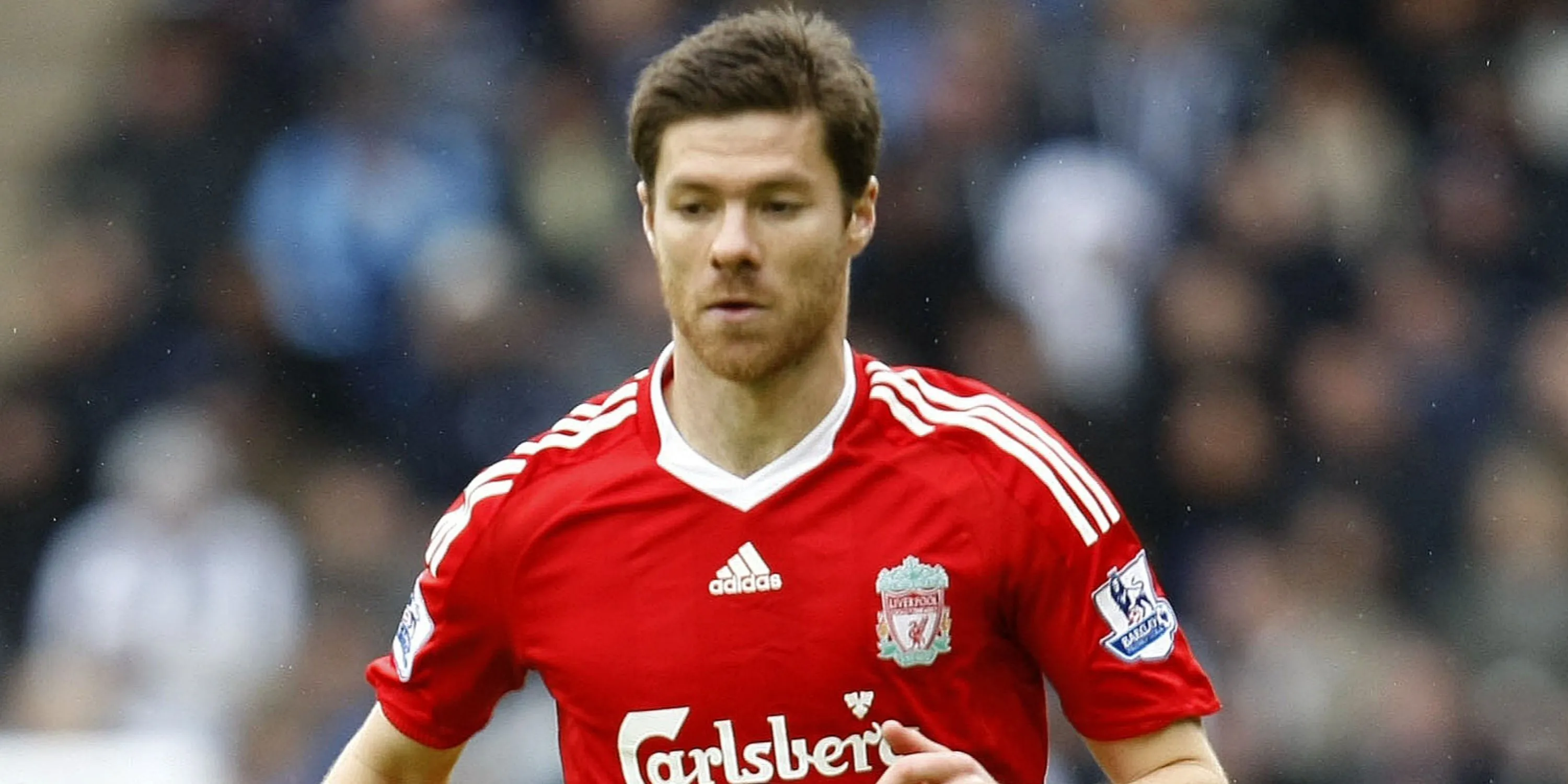 Xabi Alonso thời còn khoác áo Liverpool