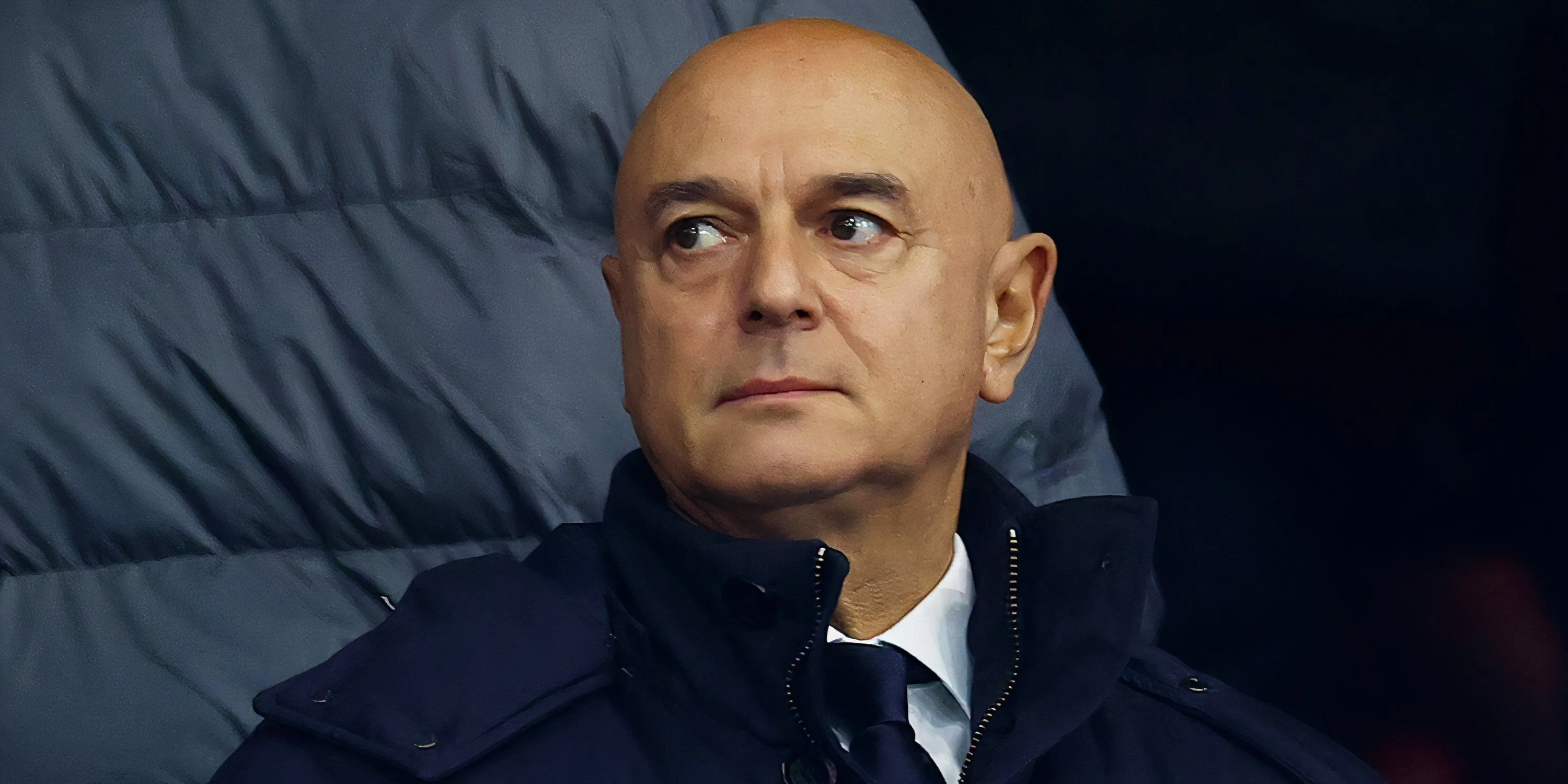 Chủ tịch Tottenham Daniel Levy theo dõi trận đấu từ khán đài