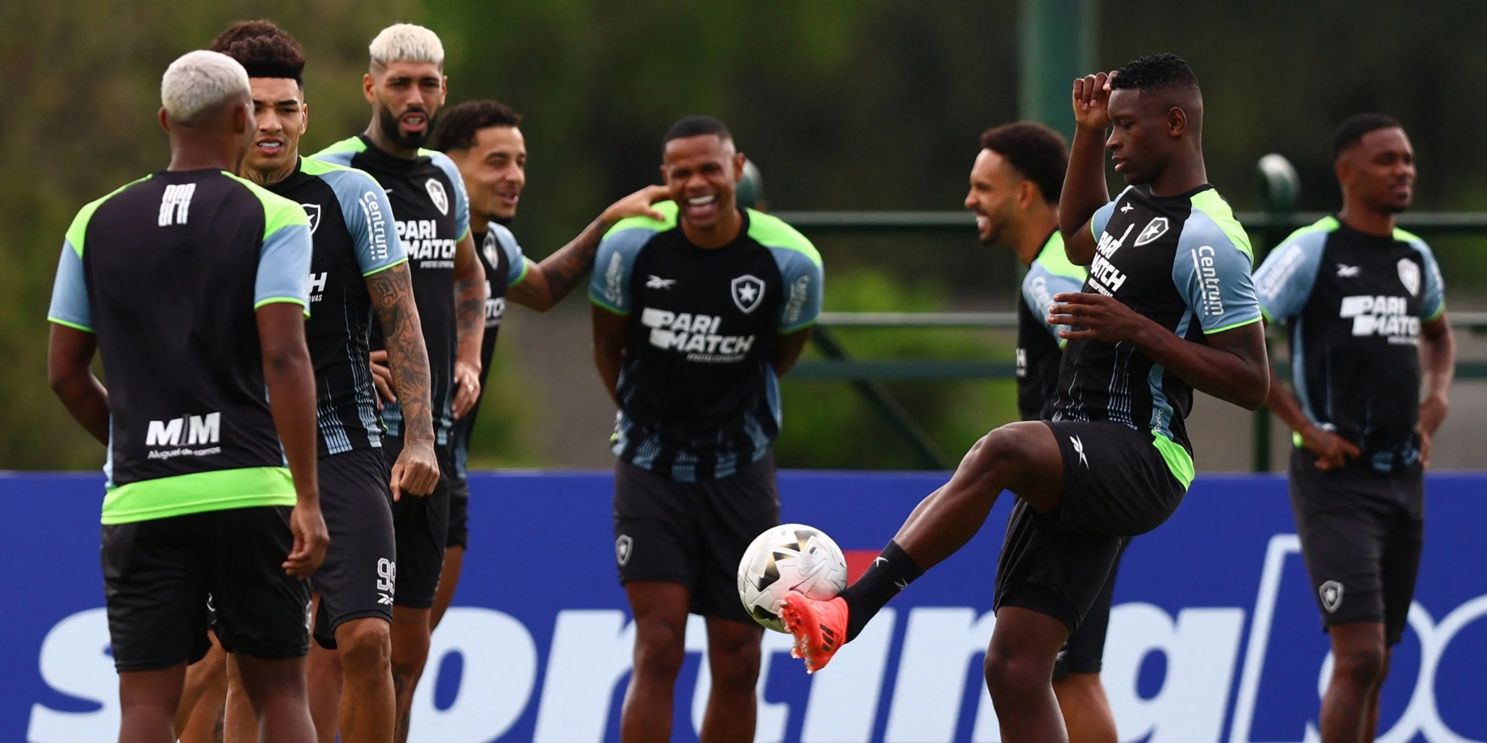Man Utd nhắm thủ môn Championship miễn phí Freddie Woodman