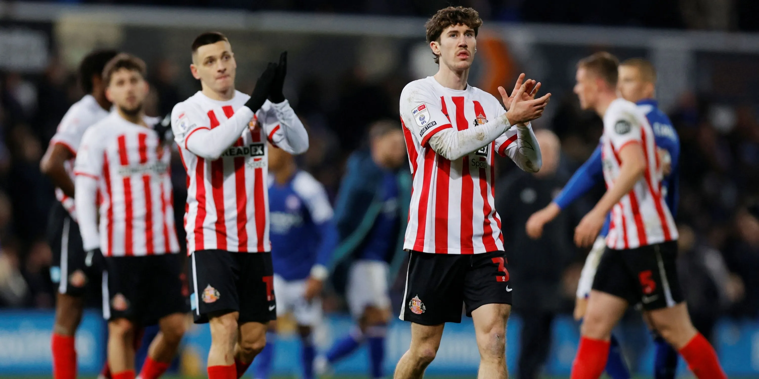 Trai Hume, hậu vệ tiềm năng là mục tiêu chuyển nhượng của Wolves