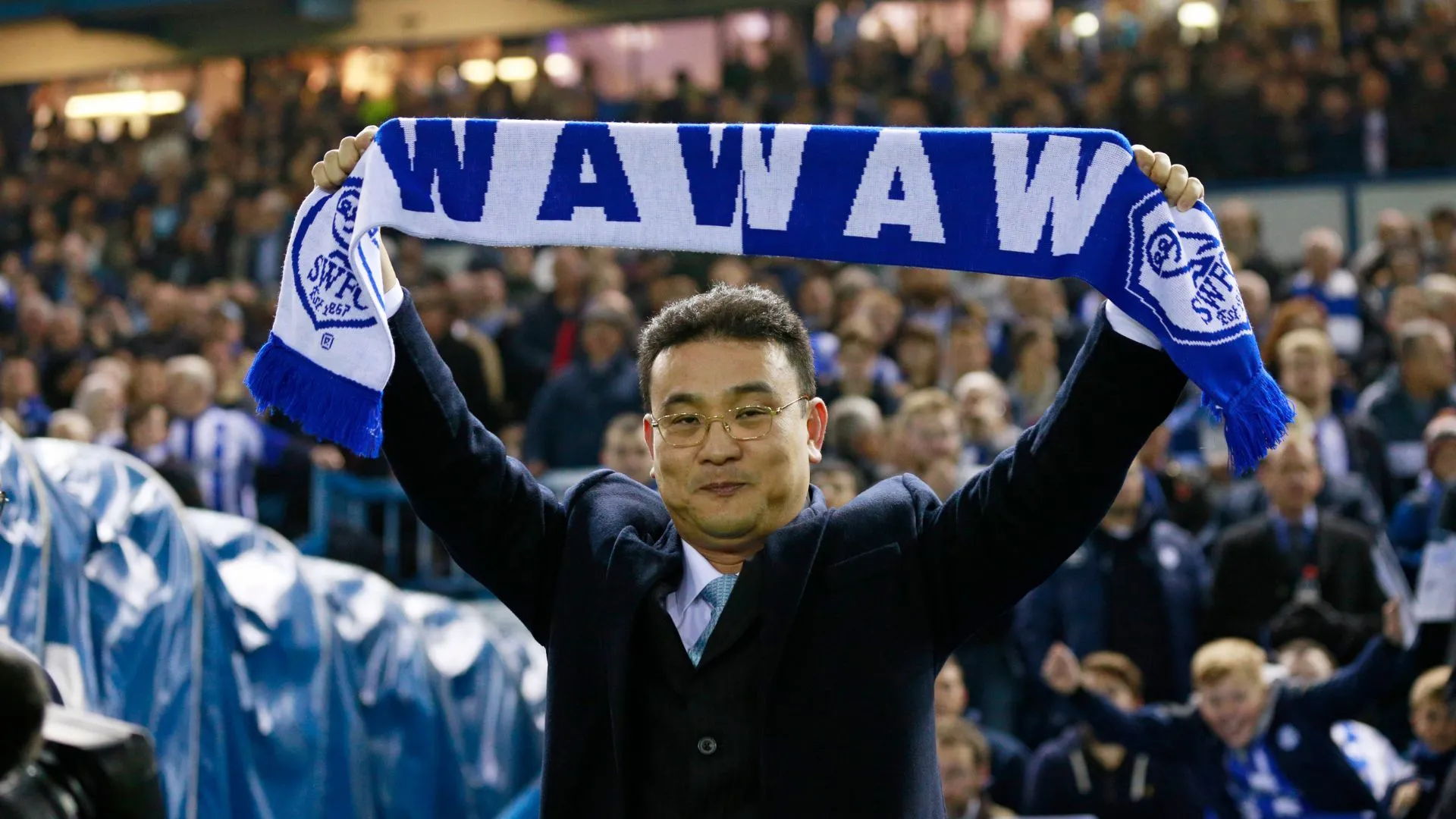 Chủ tịch Dejphon Chansiri của Sheffield Wednesday, người đã gây ra nhiều rắc rối tài chính