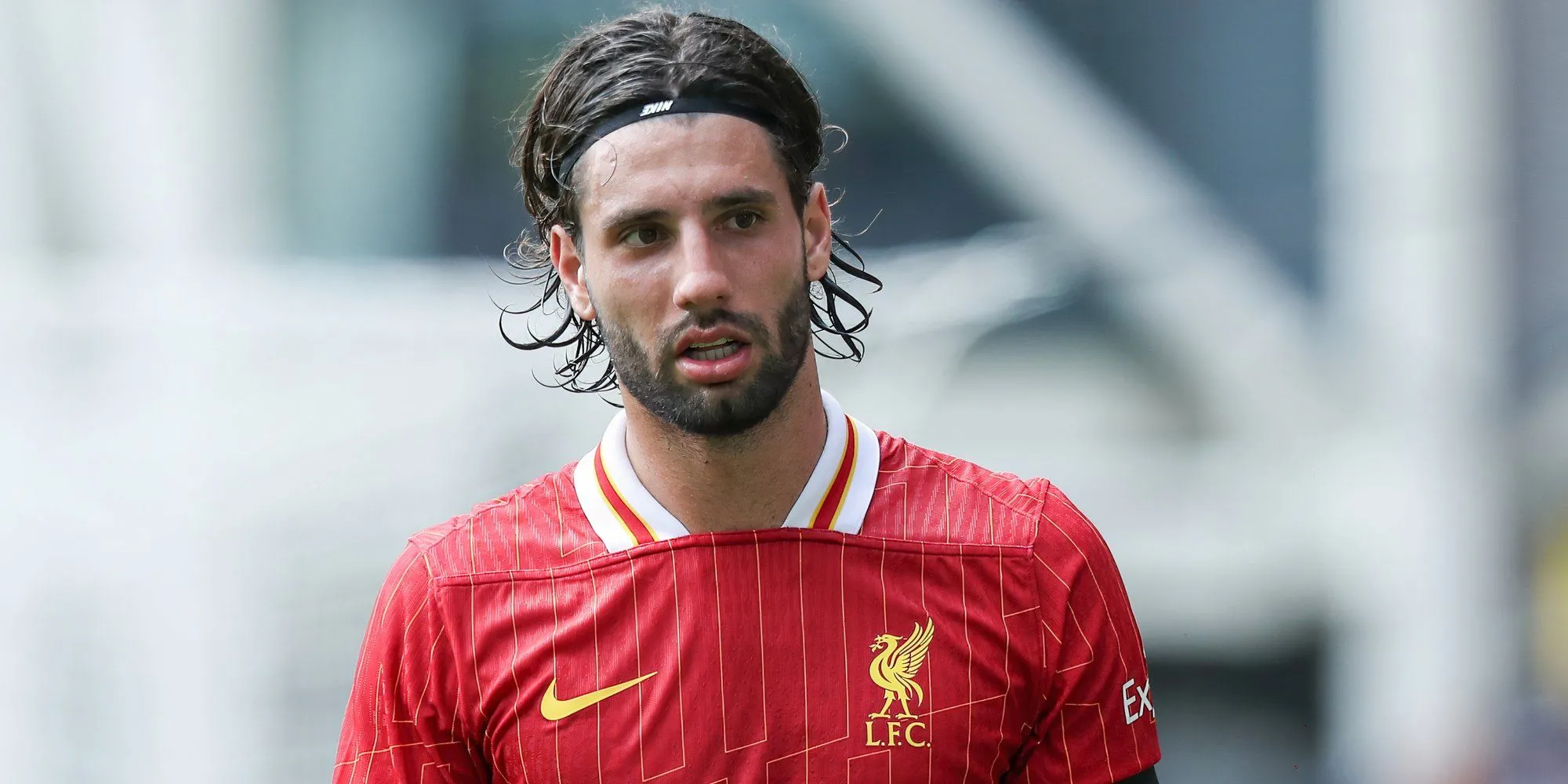 Dominik Szoboszlai trong màu áo Liverpool, được thử nghiệm nhiều vị trí