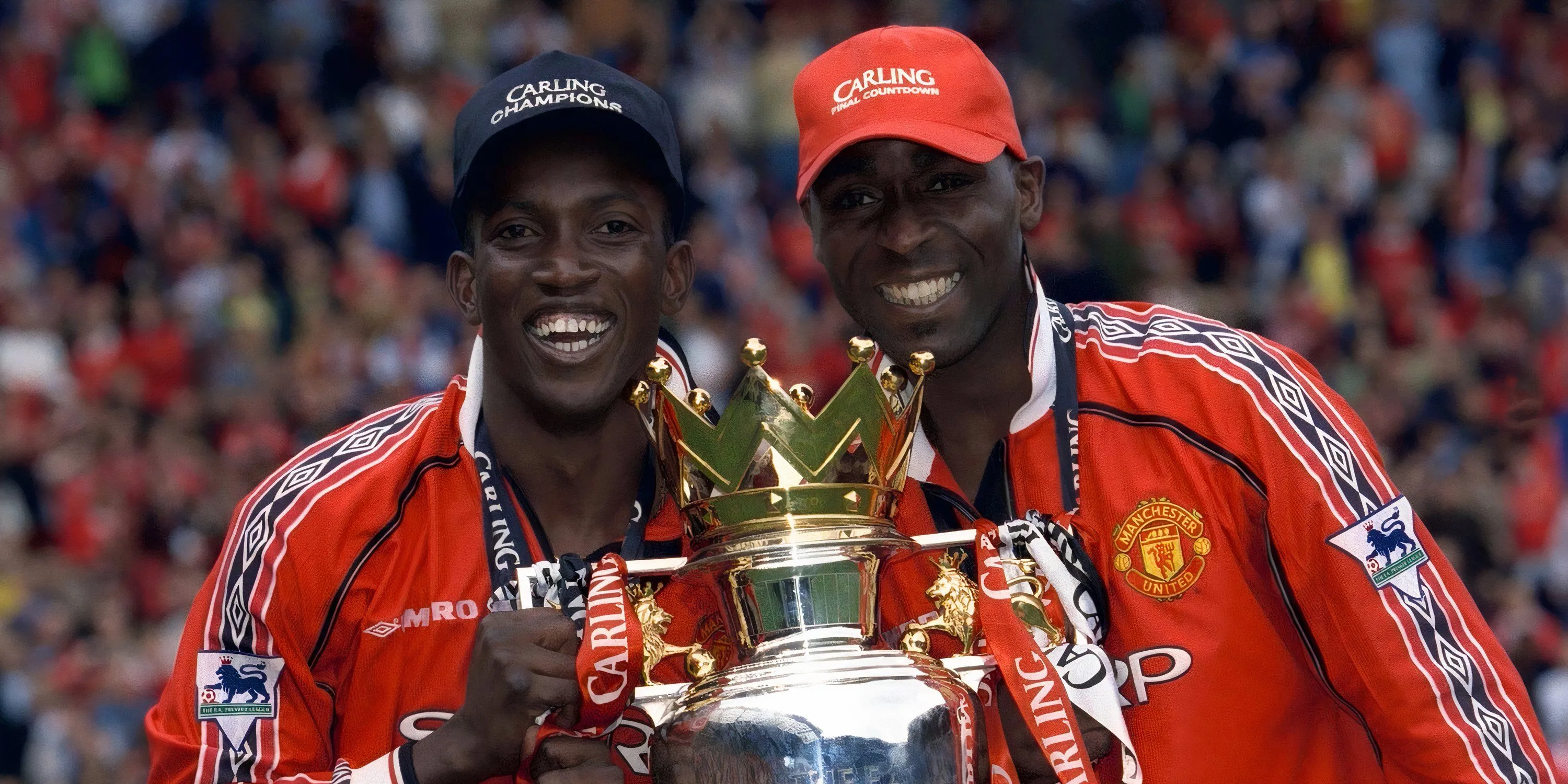 Cặp tiền đạo huyền thoại Andy Cole và Dwight Yorke của Manchester United thời Premier League