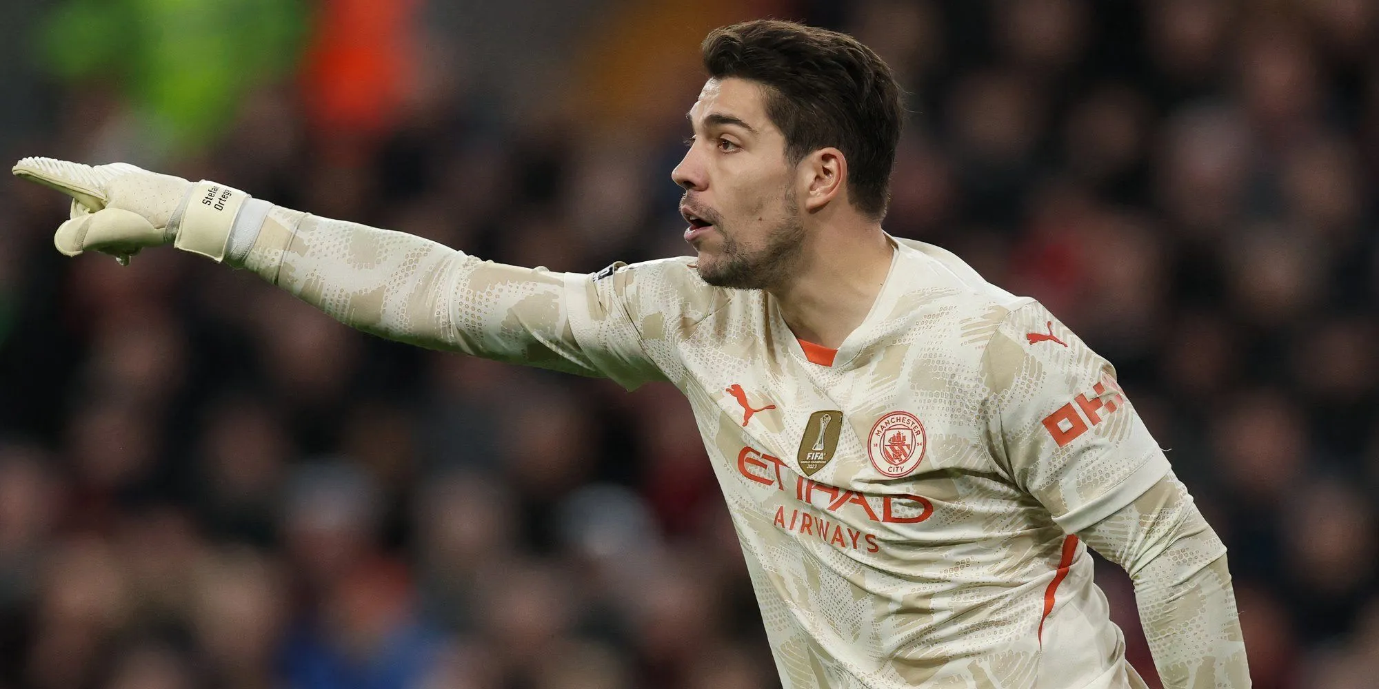 Thủ môn Stefan Ortega của Manchester City trong trang phục thi đấu.
