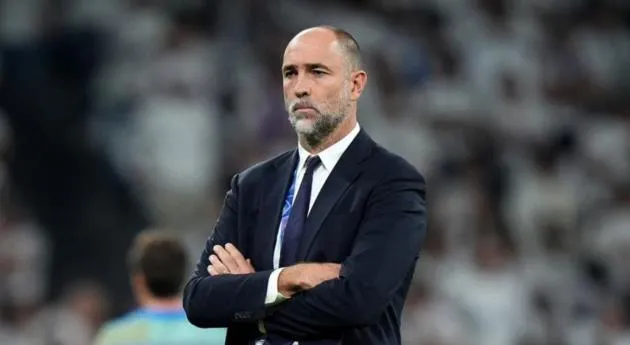 HLV Igor Tudor thất vọng trên đường biên sau chuỗi 8 trận không thắng của Juventus, chịu áp lực sa thải