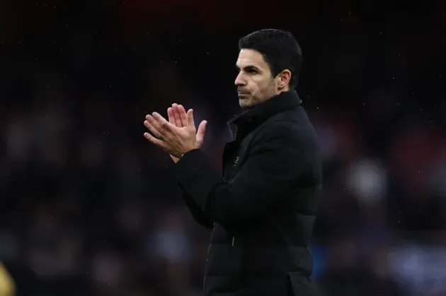 Mikel Arteta thận trọng dù Arsenal dẫn đầu Ngoại hạng Anh, cảnh huống chỉ đạo trên băng ghế kỹ thuật tại Emirates