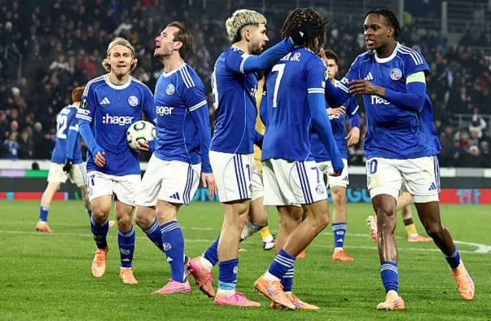 Emegha gửi lời chào ấn tượng đến Chelsea