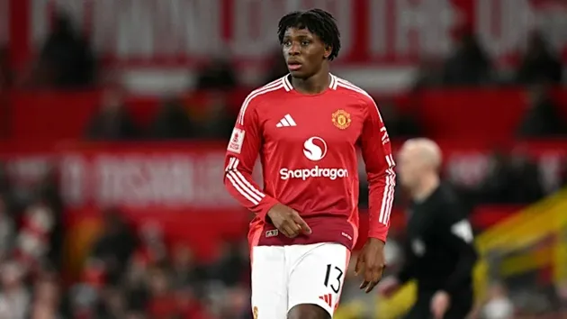 Patrick Dorgu tương tác với bài đăng chê bai HLV Amorim