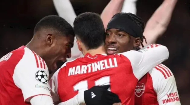 Tập thể Arsenal lúc này thật sự đáng gờm.