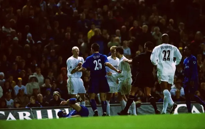 Chelsea và Leeds có mối thâm thù kéo dài hàng thập kỷ.