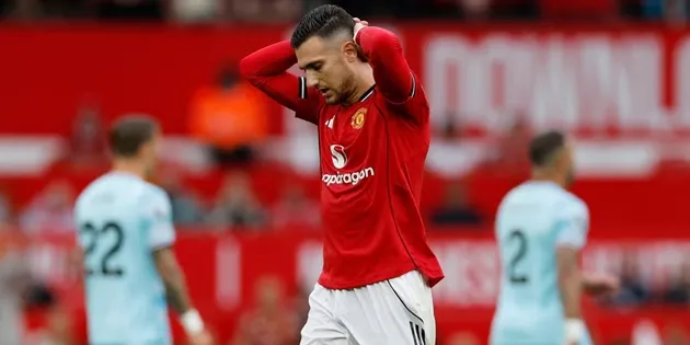 Dalot nhiều lần gây thất vọng trong màu áo Man United dưới thời Amorim