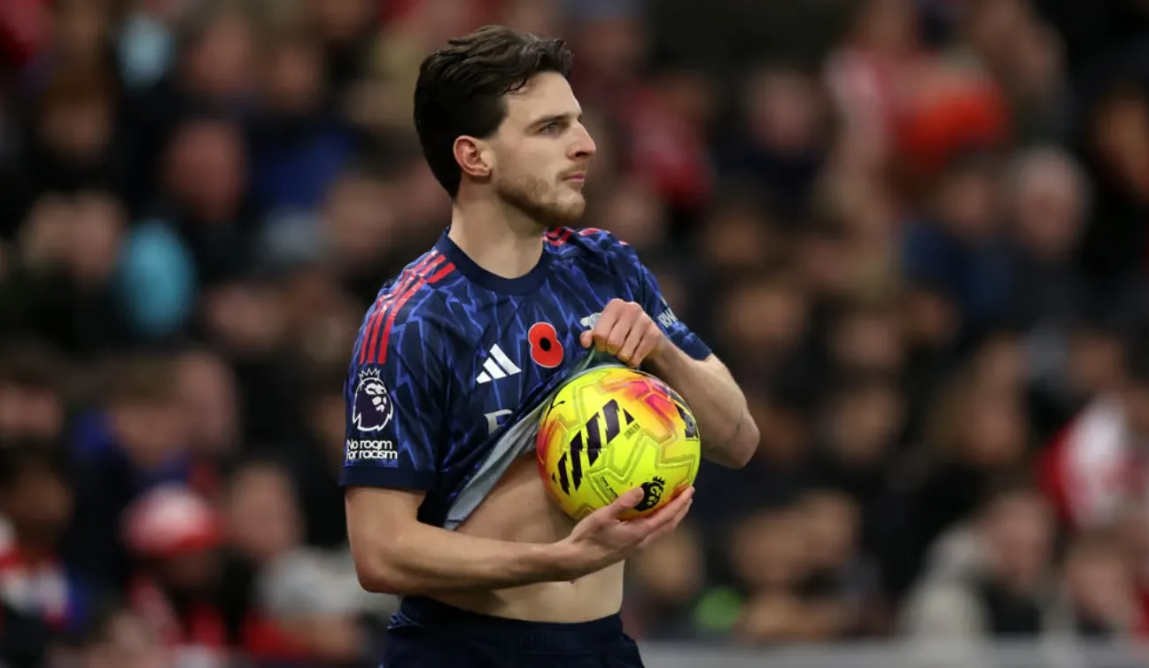 Declan Rice thực hiện các tình huống cố định cho Arsenal